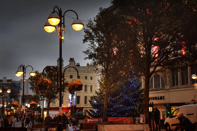 Hastings town centre's Christmas decorations. 20/11/21. SUS-211121-091141001