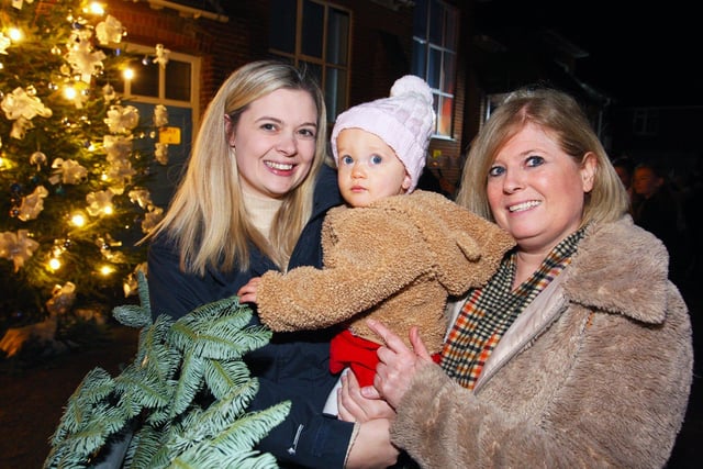Wick's Community Christmas. Leah Bubloz, Daughter Ellie 1 and Julie McDonnell. Photo by Derek Martin Photography and Art