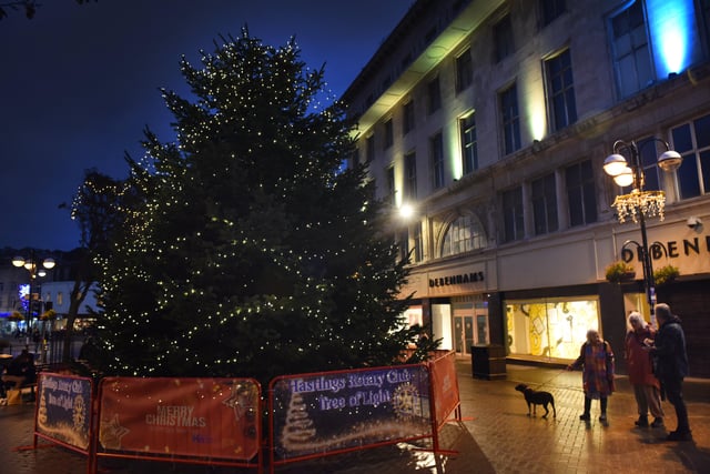 Hastings town centre's Christmas decorations. 20/11/21. SUS-211121-091207001