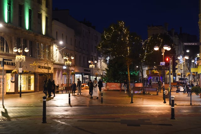 Hastings town centre's Christmas decorations. 20/11/21. SUS-211121-090852001