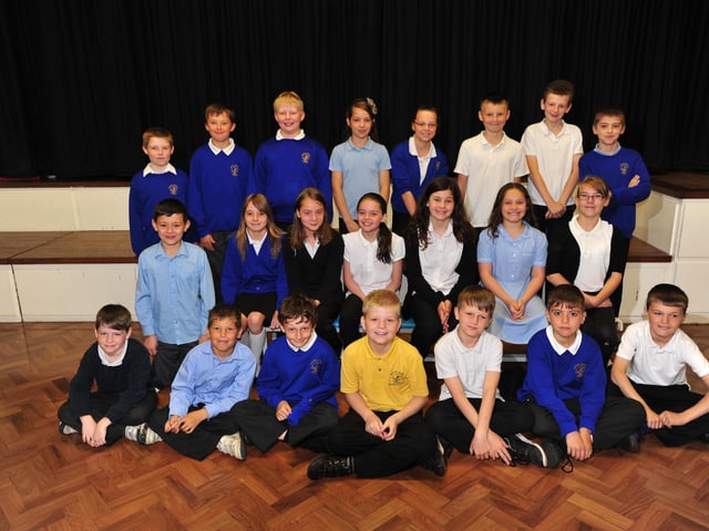paston ridings year six leavers class 6MC
y612 ENGEMN00120121007145045