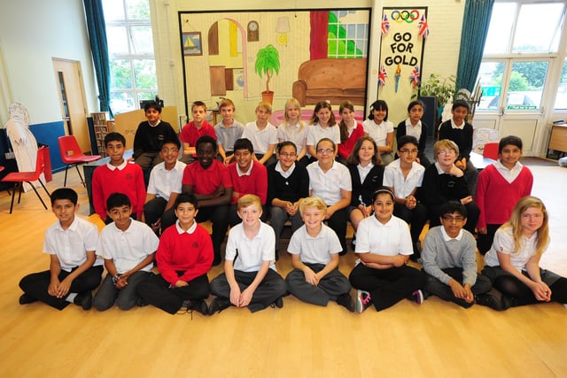Year 6 Leavers at Longthorpe Primary School
6C Mrs Cross' Class ENGEMN00120120717144623