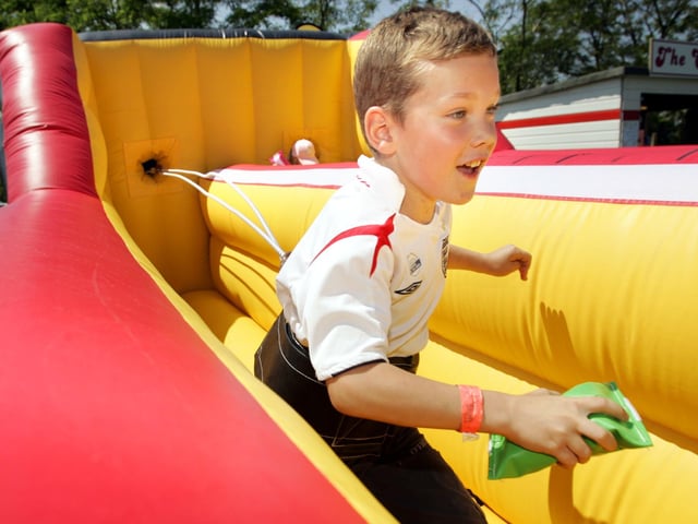 HOR 030607 Kids Stuff fun weekend at Leonardslee Gardens Lower Beeding Kyle Sim 7 on the Bungi-Run -photo by steve cobb MAYOAK0003463201