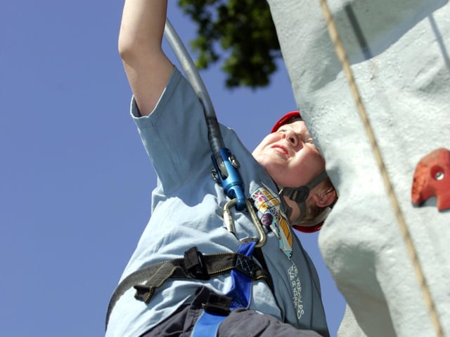 HOR 030607 Kids Stuff fun weekend at Leonardslee Gardens Lower Beeding rock climbing stand -photo by steve cobb MAYOAK0003463236