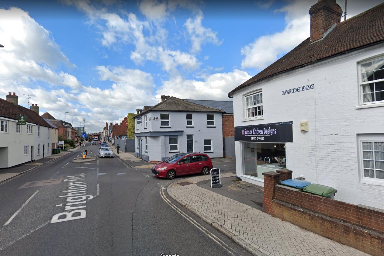 Trev Boxall wrote: "Brighton Road is horrendous at the end of the working day. Especially at the New Street junction. Cars mount the path to get into road.
Stupid."