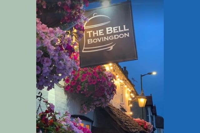 The Bell Bovingdon is a cosy 18th Century pub in Hemel Hempstead, serving beers and spirits and freshly prepared food