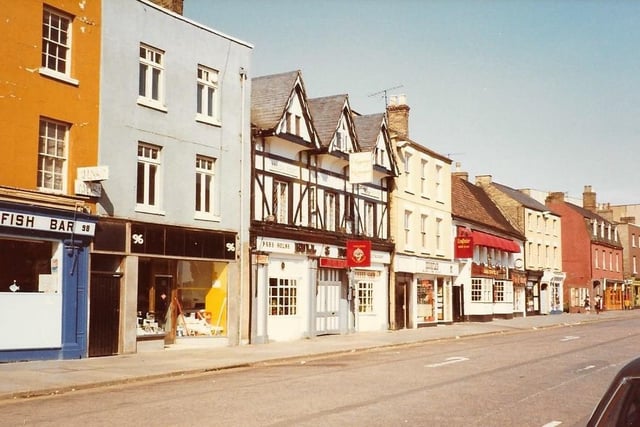 PT reader Andy Cole's picture of the west side of Bridge Street. Do you remember the Bull and Dolphin?
