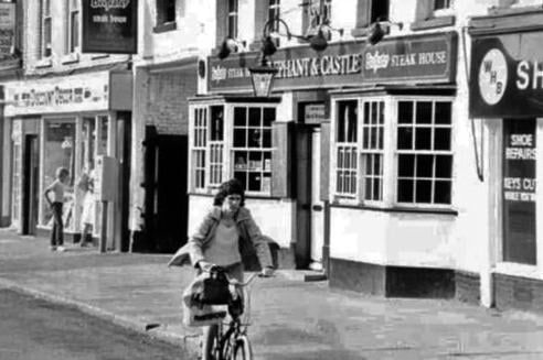 Elephant & Castle on Bridge Street