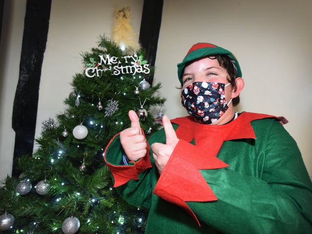 Santa's High Street Parade in Battle, 27/11/21. SUS-211128-100858001