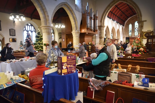 Christmas Tree Festival at St Mary's church in Battle 2021. SUS-211128-101718001