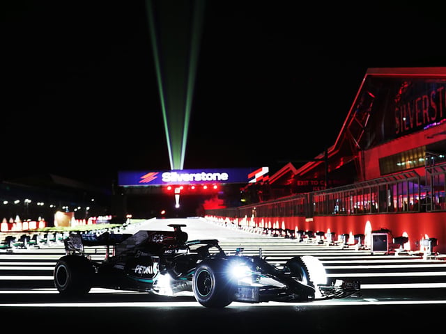 Anthony Davidson put on a show for F1 fans in the world-championship winning Mercedes