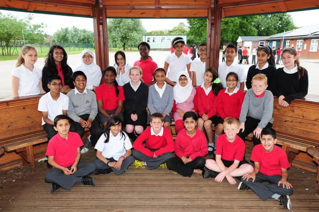 Year 6 leavers at Longthorpe Primary schoolMrs Oliver's 6SO Class ENGEMN00120130107114648