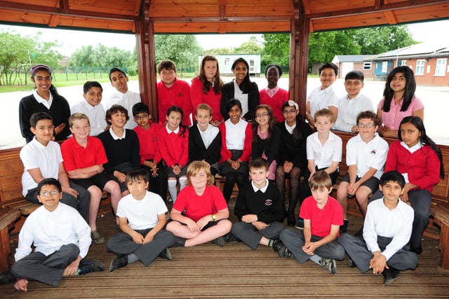 Year 6 leavers at Longthorpe Primary school
Mrs Cross' 6C Class ENGEMN00120130717080448