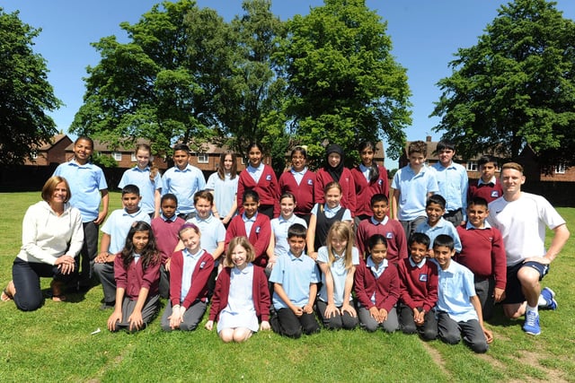 Year 6 leavers at Fulbridge Primary School. Milton class. ENGEMN00120130717121809