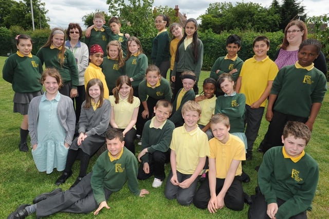 Year 6 leavers at Newark Hill Primary School. Miss Judd's class. ENGEMN00120130717121843