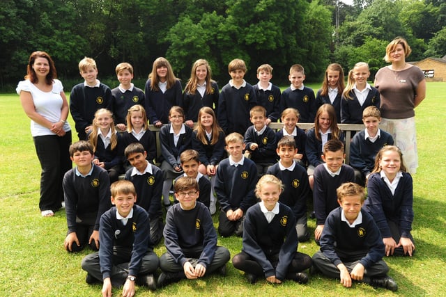 Year 6 leavers at St Botolph's Church of England Primary School
6KT - Mrs Tozer and Mrs Trinder's Class ENGEMN00120130717080816