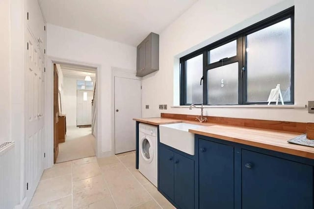 Photographs and details from Zoopla.
