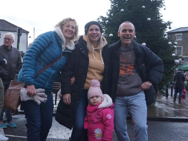 Caistor Christmas Lights switch-on EMN-210512-222723001