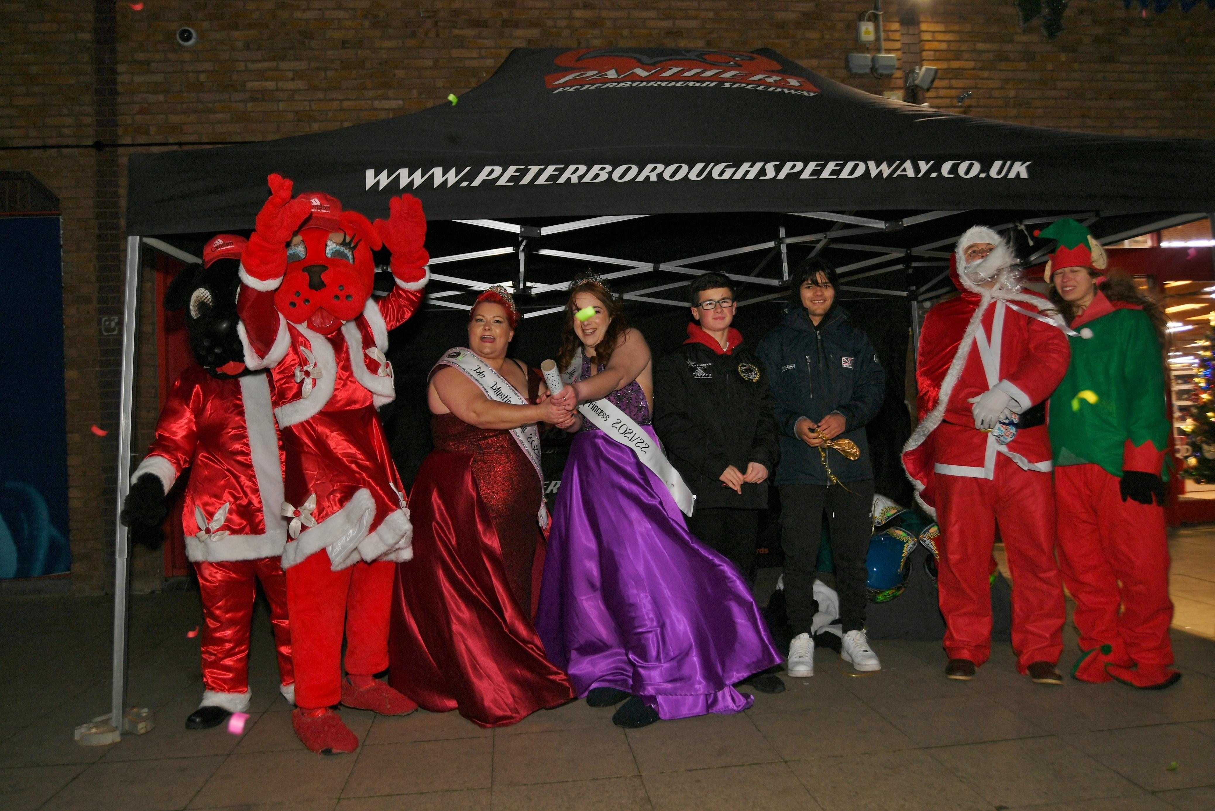 Miss Mystic Queen and Princess Tessa, Wenn and Kylie Robinson.