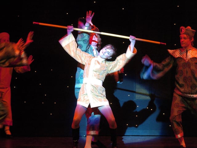Key theatre panto Aladdin at Broadway theatre