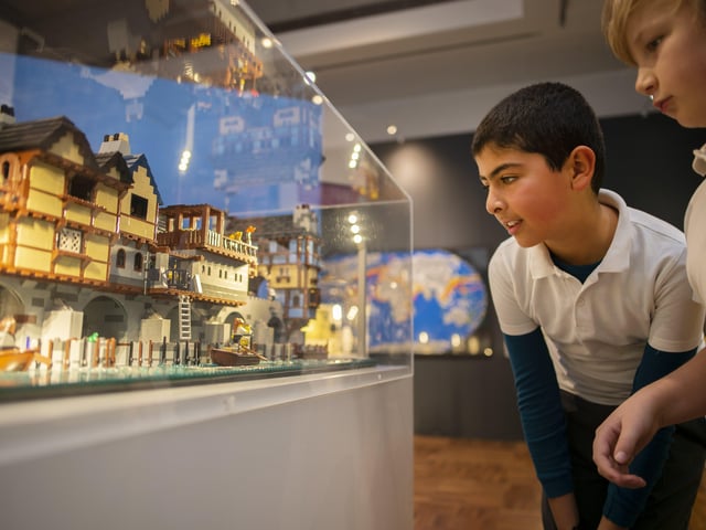 Old London Bridge is brought to life in Lego