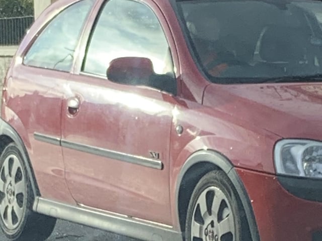No insurance, MOT or tax for this car and to top it off the driver had no licence. Reported and seized.