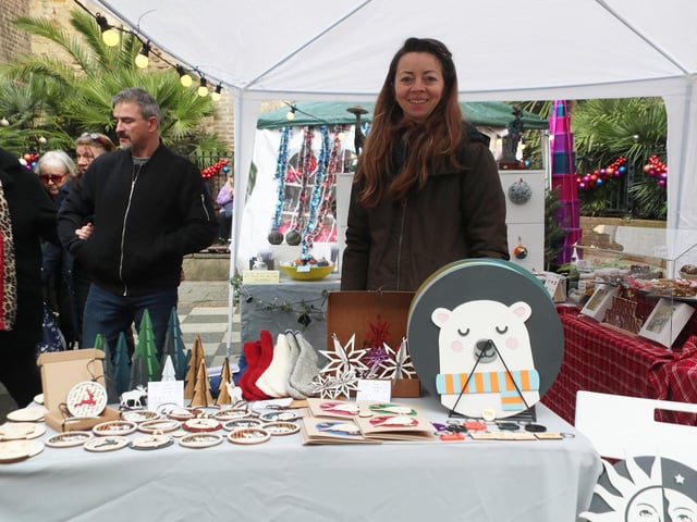 Hastings Old Town Christmas. Photo by Roberts Photographic. SUS-211213-070538001