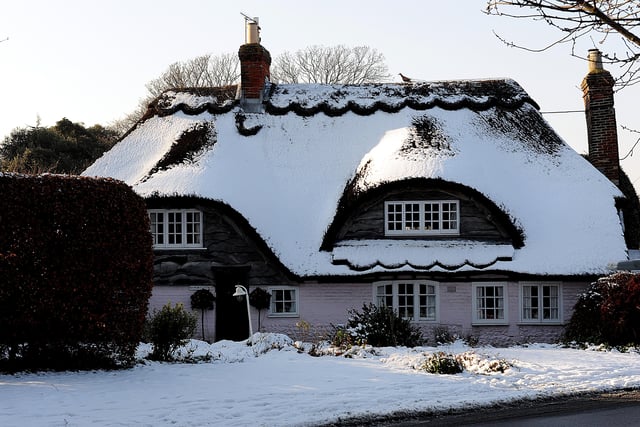 Manor Cottage, East  Preston in the snow on Friday, December 19, 2009. Picture: Stephen Goodger L51091H9