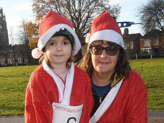 Clare Teesdale with her grand daughter Everlyn Grooby, four. EMN-211213-101740001