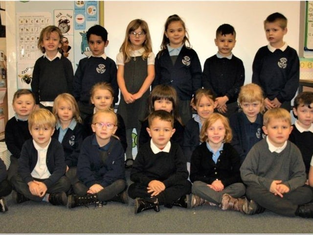Leighton primary academy reception classes (2) Rec19 EMN-191012-132115009