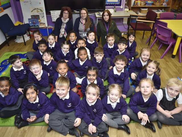 Newark Hill Academy reception classes (2) Rec19 EMN-190411-140149009