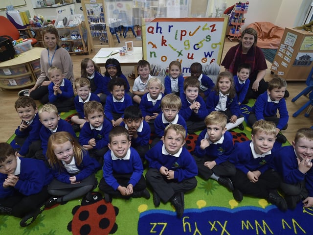 Oakdale primary school reception classes (2) Rec19 EMN-190924-131103009