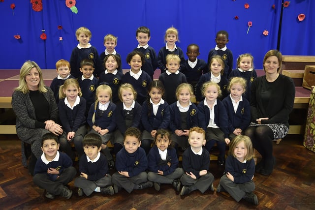 St Botolph's C of E primary reception classes (2) EYFS18 EMN-190121-135137009
