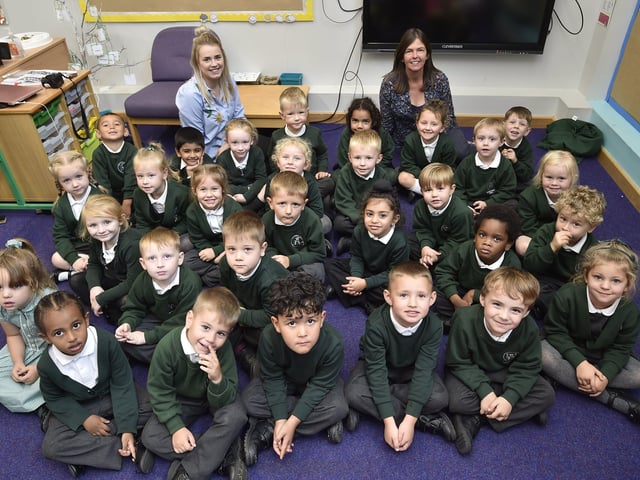 Woodston primary  reception classes (3) EYFS18 EMN-190121-134002009