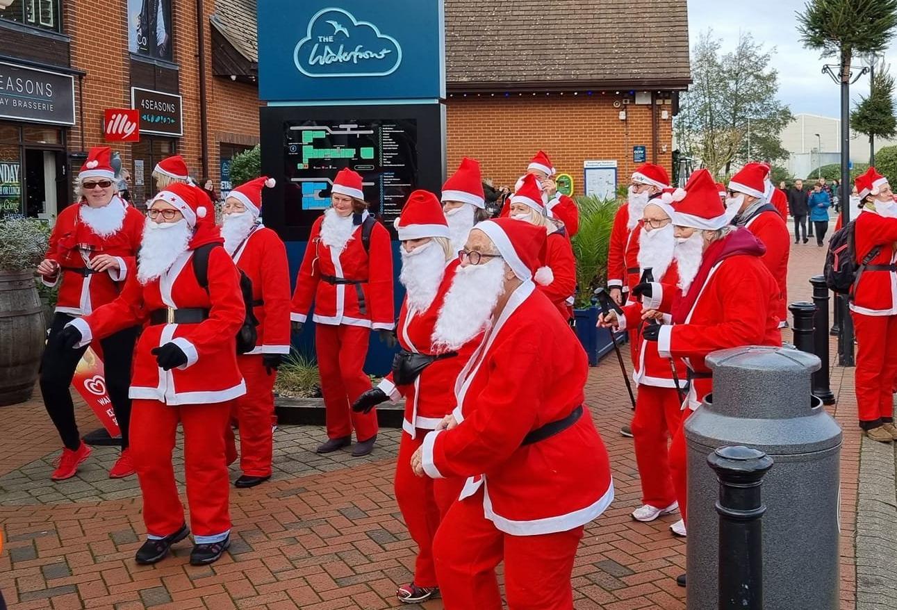 Rotary Club of Sovereign Harbour's Santa walk 2021 SUS-211213-154610001