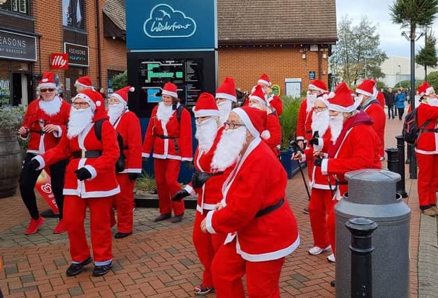 Rotary Club of Sovereign Harbour's Santa walk 2021 SUS-211213-154610001