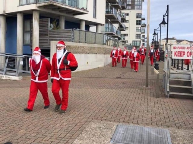 Rotary Club of Sovereign Harbour's Santa walk 2021 SUS-211213-155748001