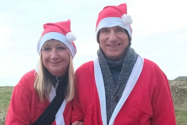 Rotary Club of Sovereign Harbour's Santa walk 2021 SUS-211213-155728001