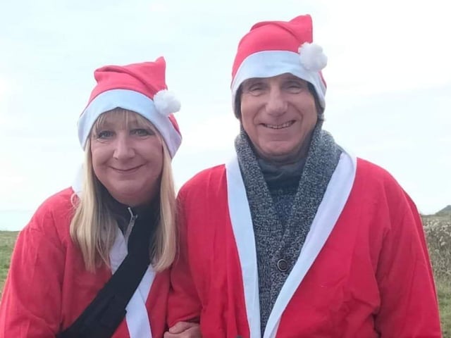 Rotary Club of Sovereign Harbour's Santa walk 2021 SUS-211213-155728001