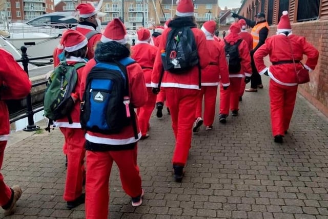 Rotary Club of Sovereign Harbour's Santa walk 2021 SUS-211213-155738001