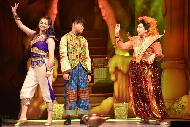 Aladdin panto at the New Theatre, Broadway EMN-211214-205813009