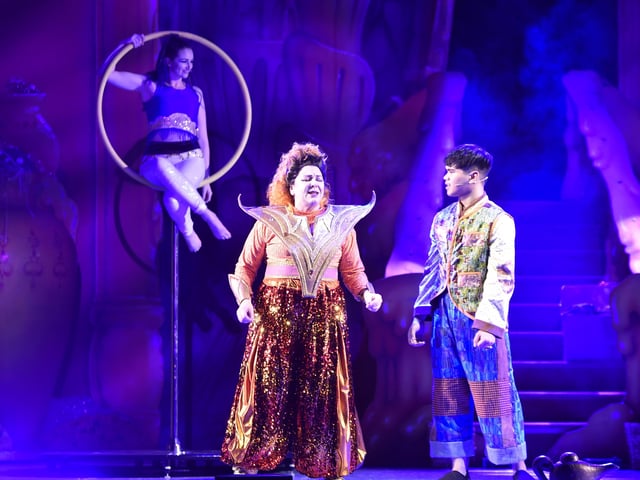 Aladdin panto at the New Theatre, Broadway EMN-211214-205718009