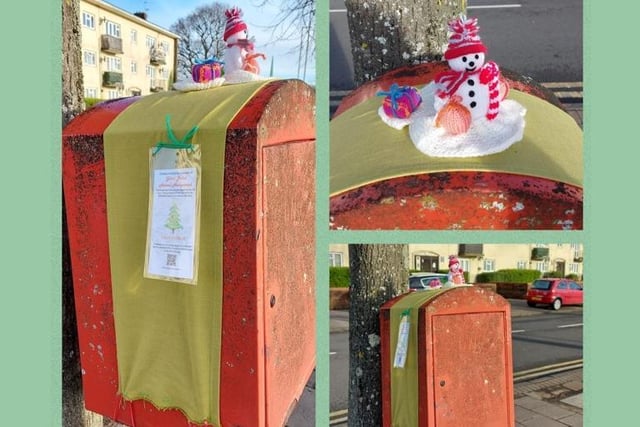 Have you seen this snowman postbox topper?