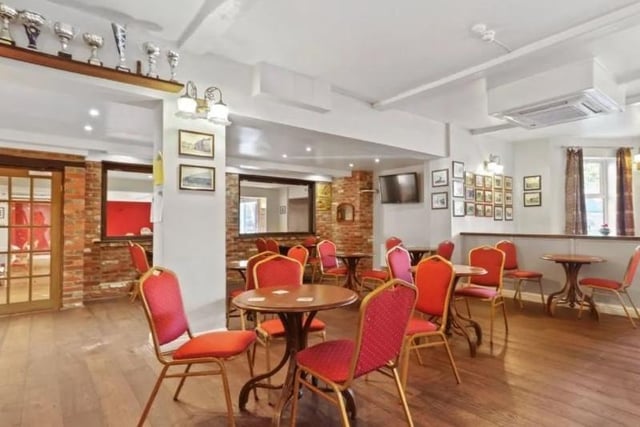 The King's Head pub in Lower Horsebridge, Hailsham, is on the market for £1,500,000 SUS-211217-153820001