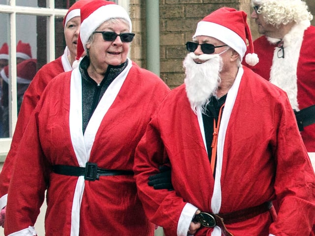 Santa Saunter