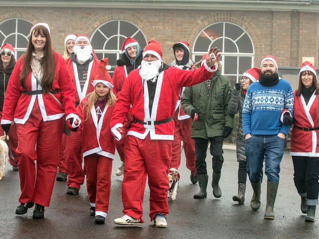 Santa Saunter