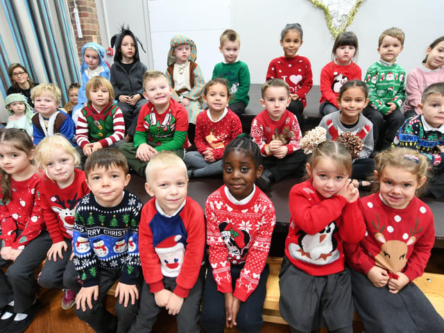 Woodston primary school reception nativity play
Nat21 EMN-211215-081512009