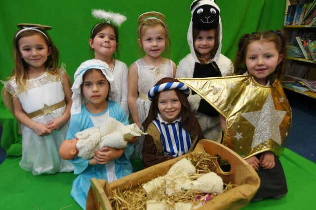 Newborough primary school nativity play.
Nat21 EMN-210712-234902009