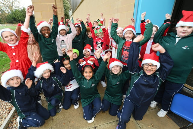 Pupils at The Peterborough School taking part in their annual Santa Smile run. 


Nat21 EMN-210912-115911009