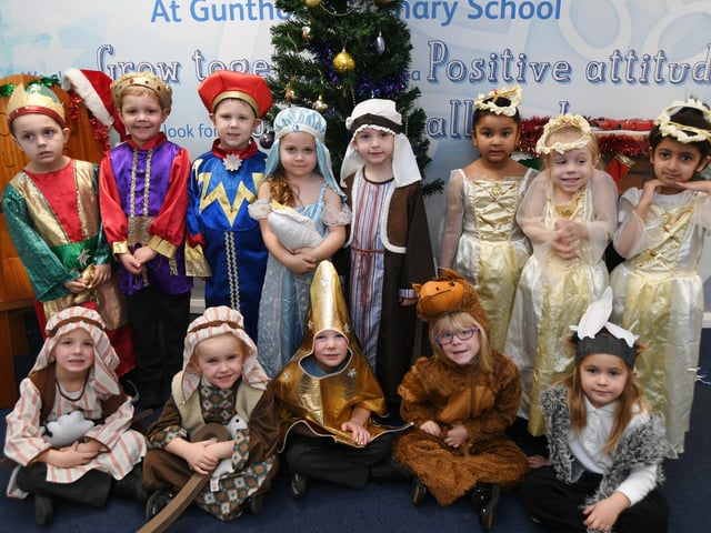 Gunthorpe Primary School  nativity playNat21 EMN-210812-122337009